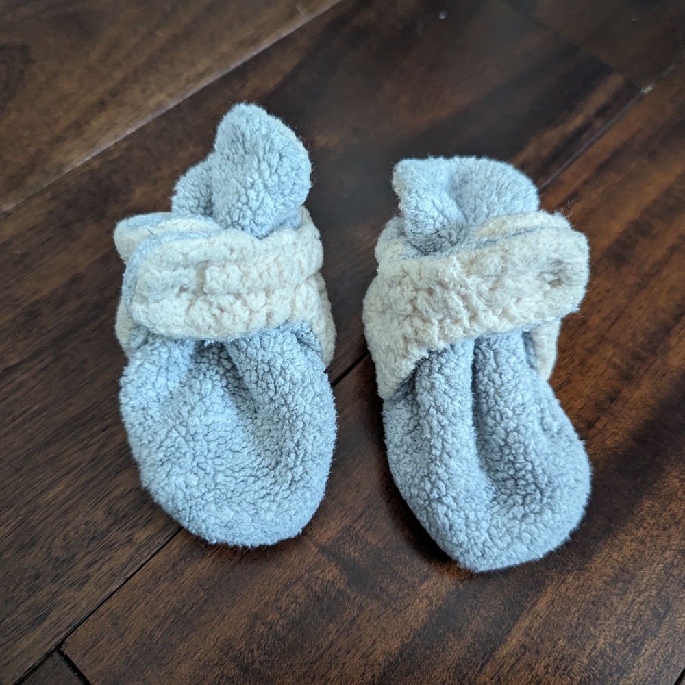 5/$25 Zutano fleece baby booties